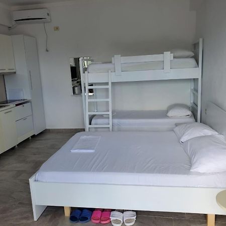Luigi S Fairyview Apartment Sarande Ngoại thất bức ảnh