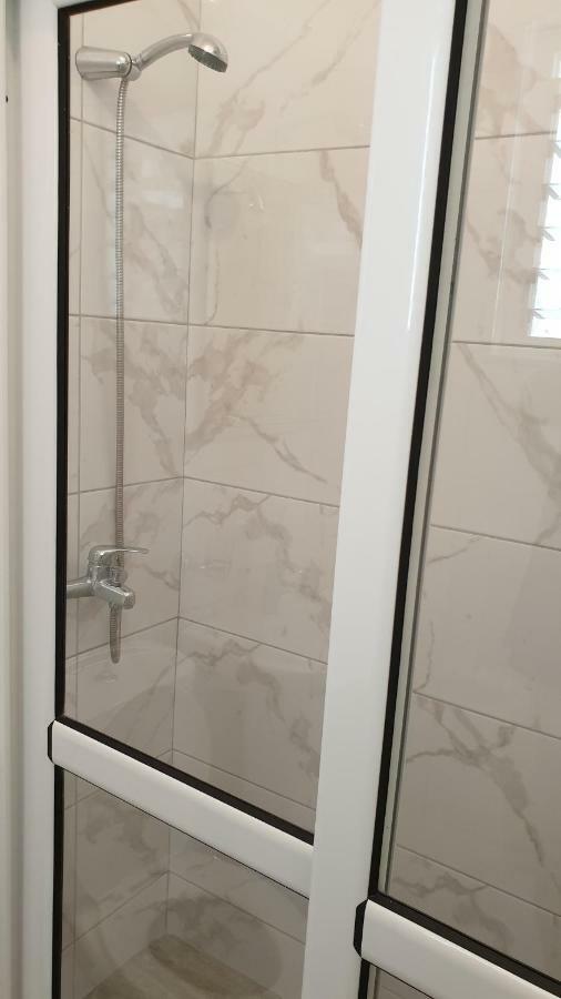 Luigi S Fairyview Apartment Sarande Ngoại thất bức ảnh